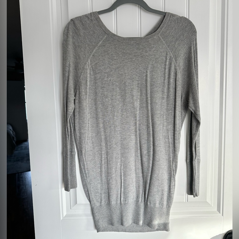 Women’s Small Lightweight Sweater